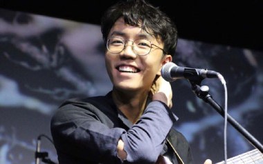 别送我吉他六线谱_陈鸿宇_C调按弦原版编配弹唱伴奏谱_高清六线谱