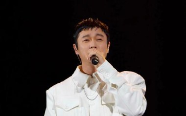 不想上班吉他六线谱_肖央/黄明志_G调打板版_高清六线谱
