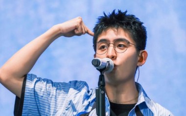 藏进夜里躲在光下吉他六线谱_焦迈奇_C调原版编配弹唱伴奏谱_高清六线谱