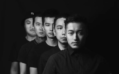 茶底世界吉他六线谱_丢火车乐队_D调原版编配吉他六线谱_吉他弹唱伴奏教程