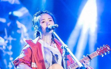 二十岁的某一天吉他六线谱_花粥_G调手指指法_吉他图片谱