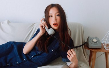 房间吉他六线谱_刘瑞琦_C调手指指法简单版吉他六线谱_吉他弹唱伴奏示范