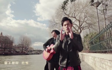 告白气球独奏谱_周杰伦_简单版独奏曲谱谱_吉他拇指弹拨教程