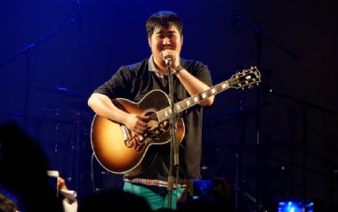 海吉他六线谱_宋冬野_《海》D调按弦弹唱伴奏谱_六线图片谱
