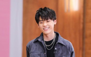 敬长安吉他六线谱_隔壁老樊_C调手指指法扫弦节奏版_高清六线谱