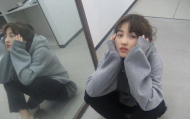 举镜子的女孩吉他六线谱_张子枫_G调手指指法弹唱伴奏谱_吉他图片谱