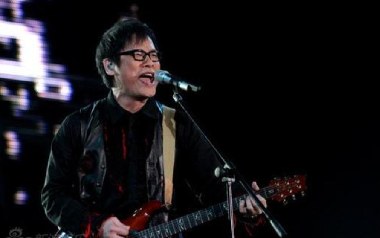 恋曲2000吉他六线谱_罗大佑_C调手指指法原版编配弹唱伴奏谱_六线图片谱