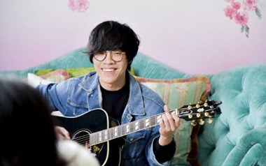 明仔载吉他六线谱_卢广仲_G调手指指法弹唱伴奏谱_六线图片谱