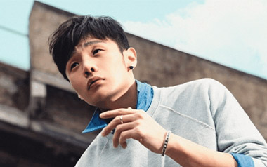 年少有为吉他六线谱_李荣浩_G调手指指法弹唱伴奏谱_六线图片谱