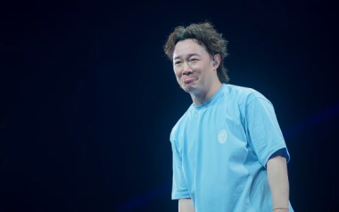 全世界失眠吉他六线谱_陈奕迅_D调手指指法弹唱伴奏谱_高清图片六线谱