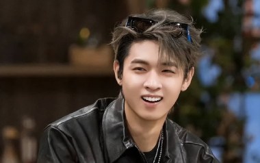 是云白吉他六线谱_秦霄贤_G调按弦原版编配弹唱伴奏谱_吉他图片谱