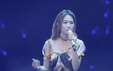他不准我哭吉他六线谱_邓丽欣_C调原版编配弹唱伴奏谱_六线图片谱