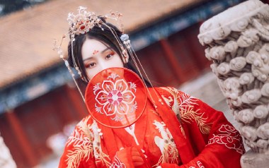 误红妆吉他六线谱_等什么君_C调手指指法弹唱伴奏谱_图片谱