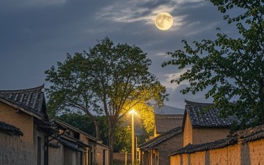 小村庄月弯弯吉他六线谱_晚月moon_C调原版编配弹唱伴奏谱_高清六线谱