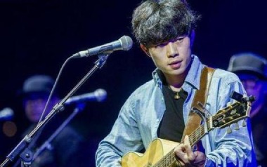 小人物吉他六线谱_赵雷_C调手指指法扫弦节奏版弹唱伴奏谱_图片谱