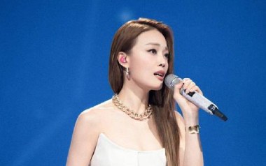 小小吉他六线谱_容祖儿_C调手指指法原版编配吉他六线谱_吉他弹唱伴奏示范视频