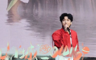 燕无歇吉他六线谱_是七叔呢_A调原版编配弹唱伴奏谱_吉他图片谱