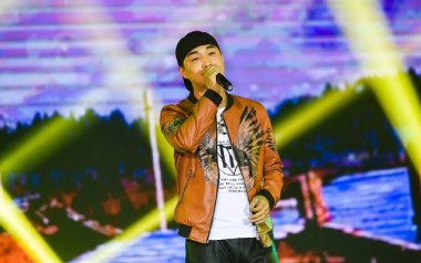 遥望吉他六线谱_岳定辉_G调按弦原版编配弹唱伴奏谱_高清六线谱