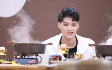 一个人去巴黎吉他六线谱_董又霖_G调原版编配弹唱伴奏谱_高清图片六线谱
