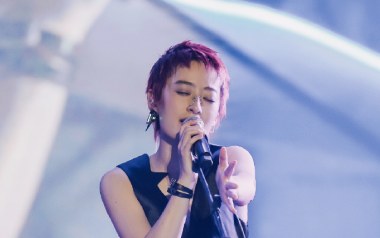 有可能的夜晚吉他六线谱_曾轶可_G调手指指法吉他六线谱_吉他弹唱伴奏示范