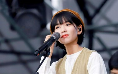云烟成雨独奏谱_房东的猫_原版编配吉他独奏谱谱_吉他拇指弹拨教程