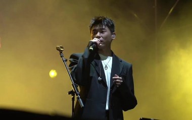在一座城等一个人吉他六线谱_隔壁老樊_G调原版编配_六线图片谱