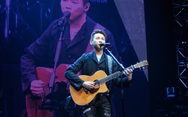 自导自演的悲剧吉他六线谱_陶喆_C调原版编配弹唱伴奏谱_高清图片六线谱